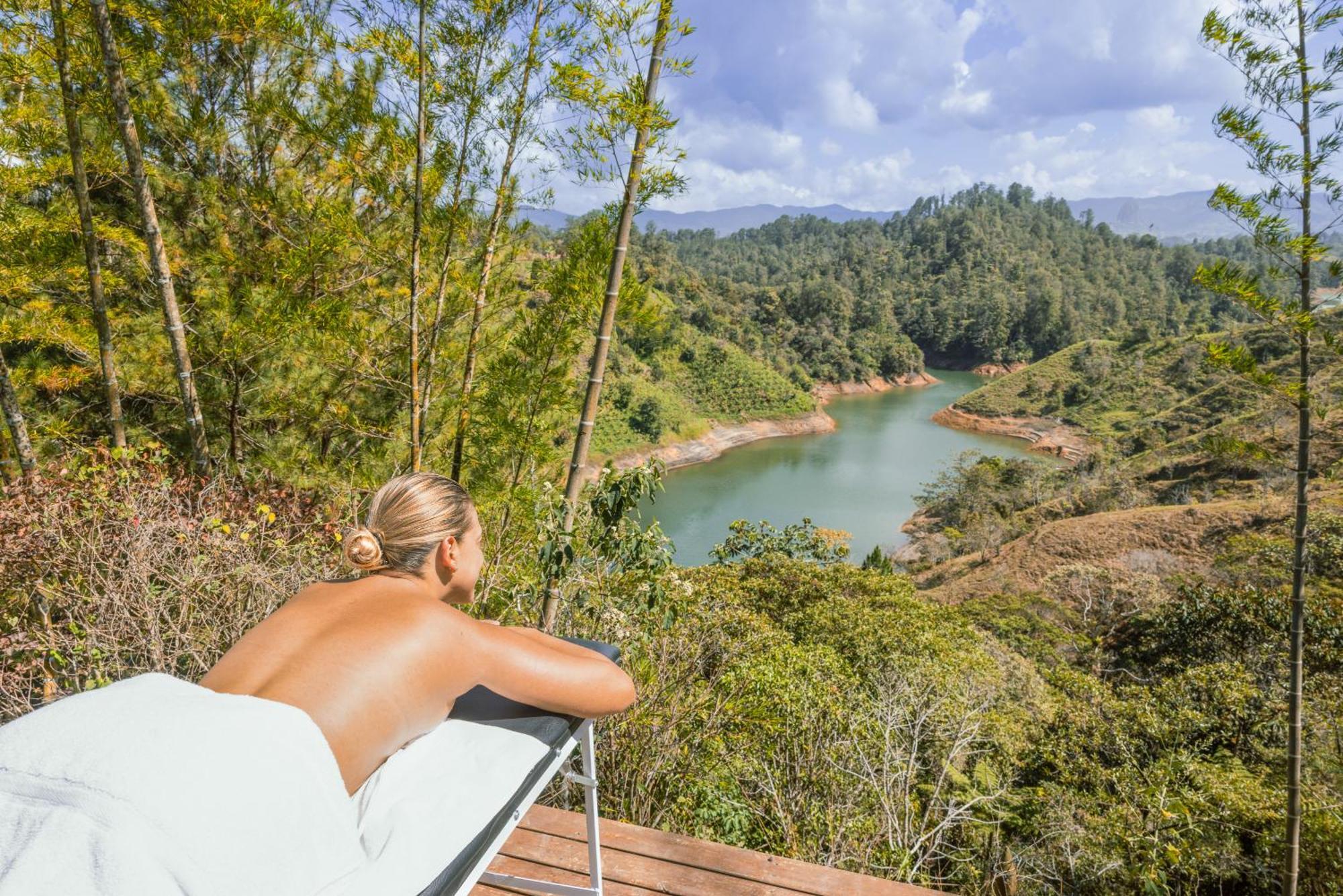 Cabanas Refugio Himalaya Guatape Exterior photo